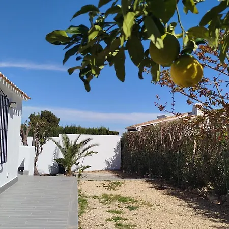 Naranjos House *